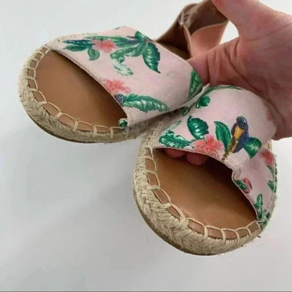 Old navy sandals size 7 pink green canvas tropical palm tree resort Dorsay - Picture 10 of 13